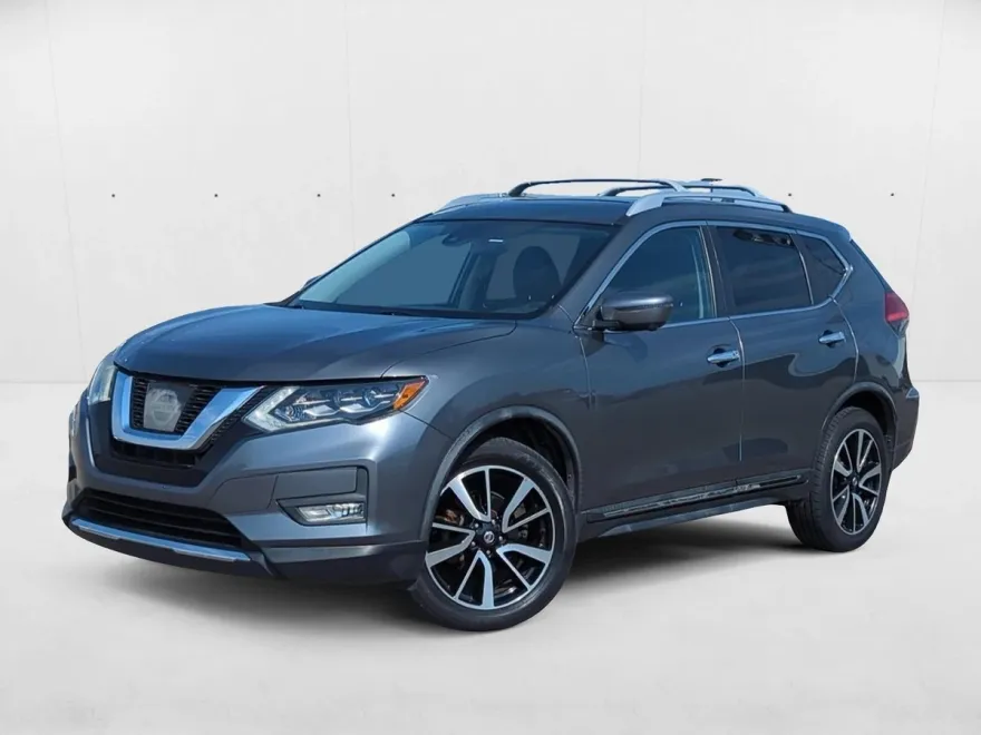 2017 Nissan Rogue SL Platinum photo 1