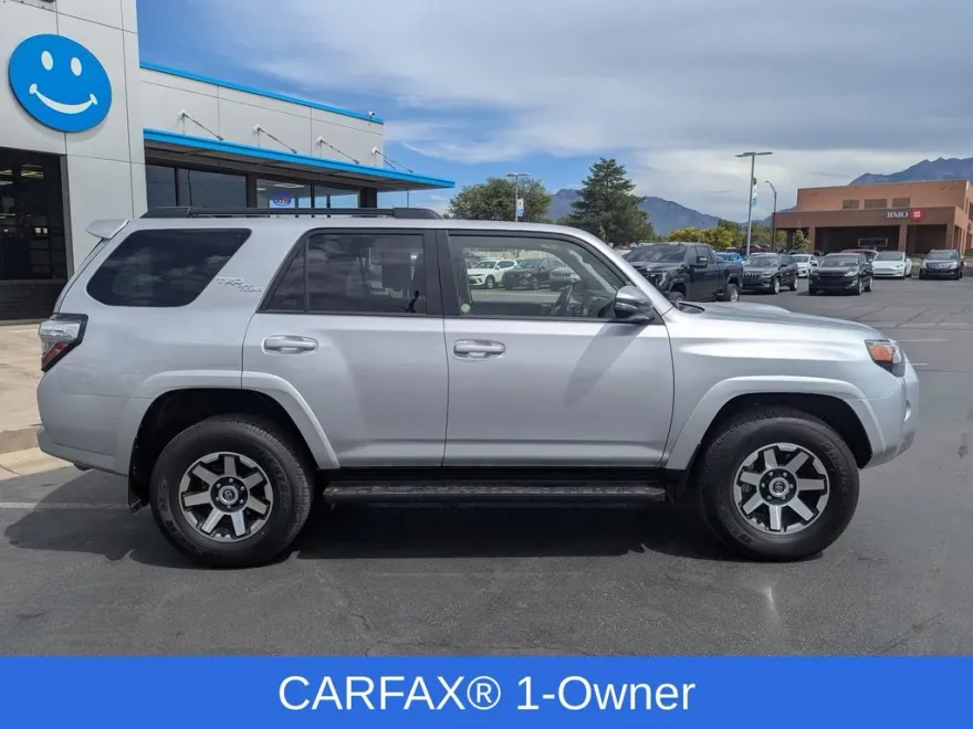 2024 Toyota 4Runner TRD Off-Road Premium photo 1