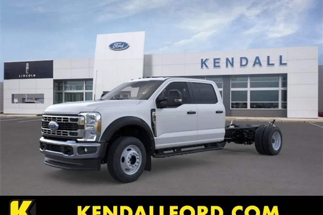2025 Ford F-550 photo 1