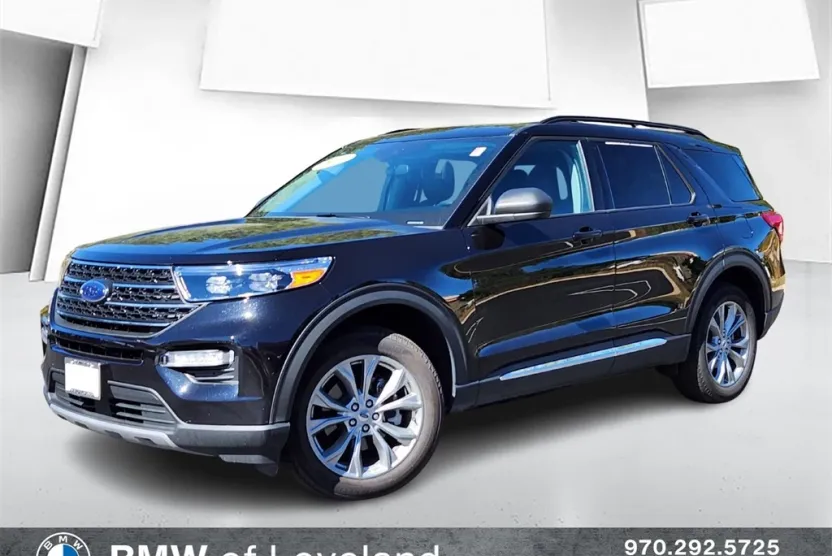 2023 Ford Explorer XLT photo 1