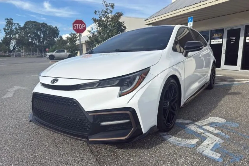 2021 Toyota Corolla SE photo 1