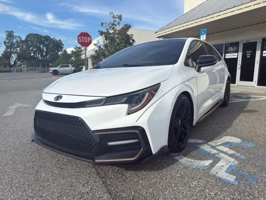 2021 Toyota Corolla SE photo 1