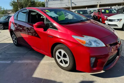 2014 Toyota Prius Four photo 2
