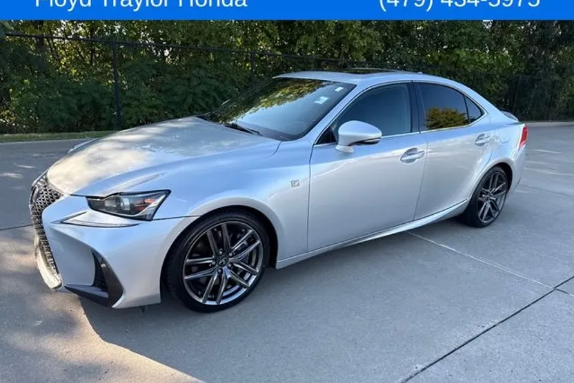 2017 Lexus IS 200t photo 1