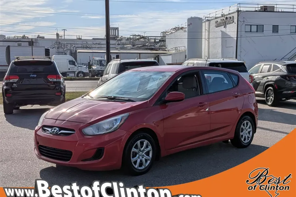 2014 Hyundai Accent GS photo 1