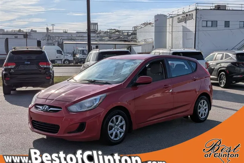 2014 Hyundai Accent GS photo 1