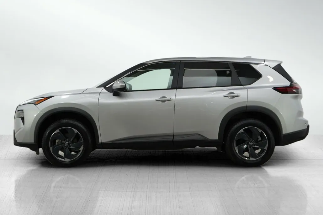 2024 Nissan Rogue SV photo 1