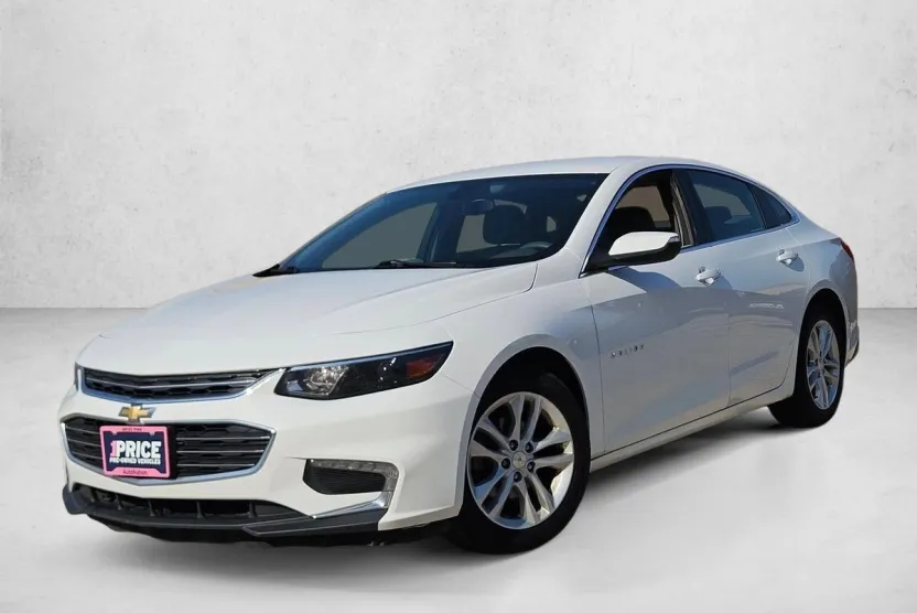 2017 Chevrolet Malibu 1LT photo 1