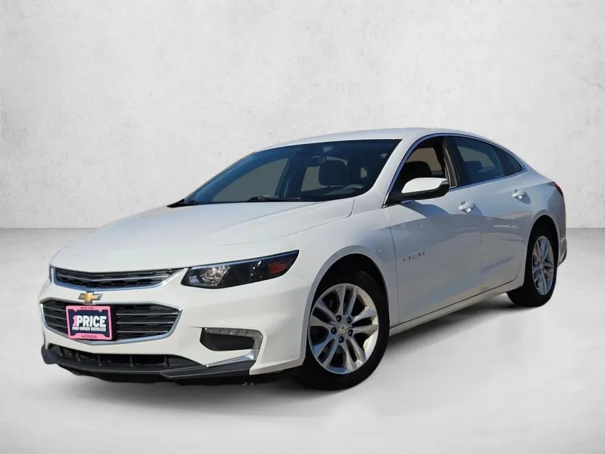 2017 Chevrolet Malibu 1LT photo 1