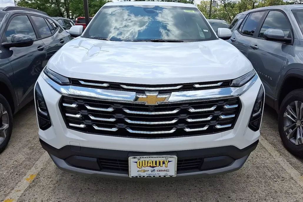2026 Chevrolet Equinox LT photo 1