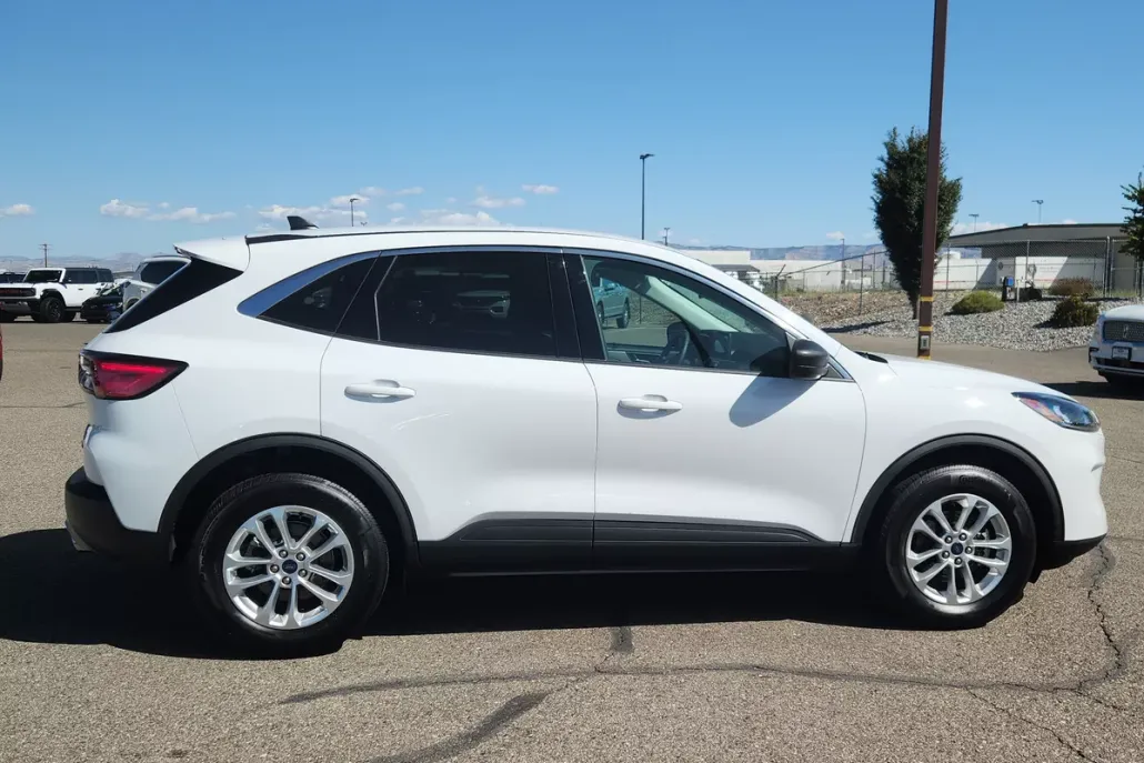 2022 Ford Escape SE photo 1
