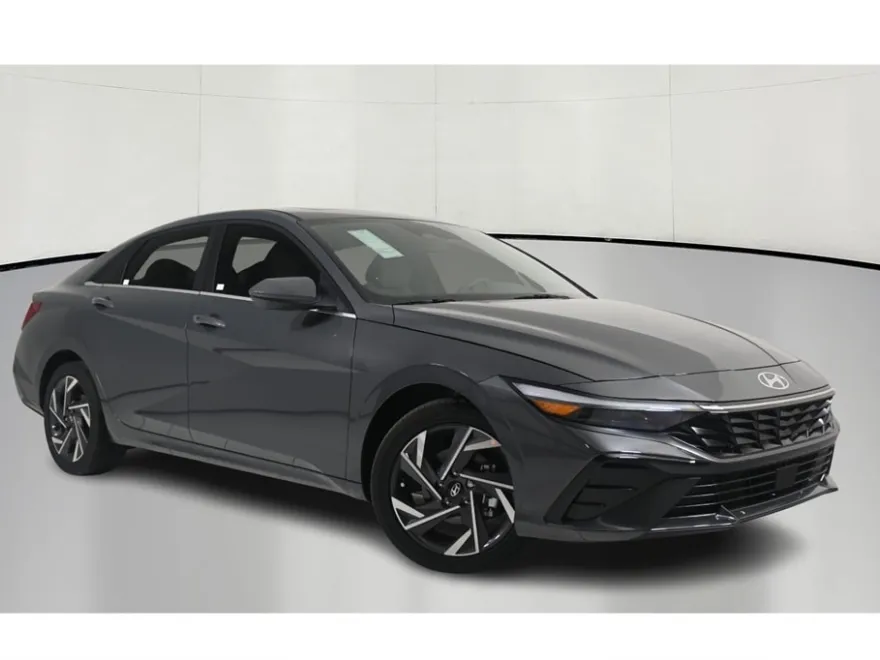 2025 Hyundai Elantra SEL Convenience photo 1