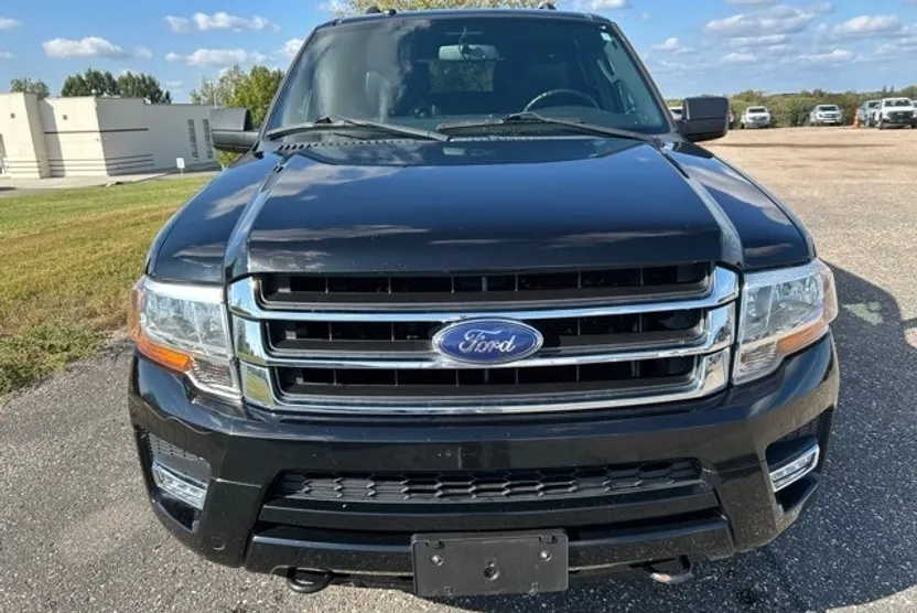 2017 Ford Expedition EL XLT photo 1