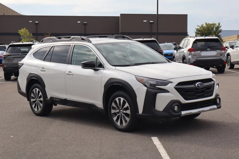 2025 Subaru Outback Limited photo 1