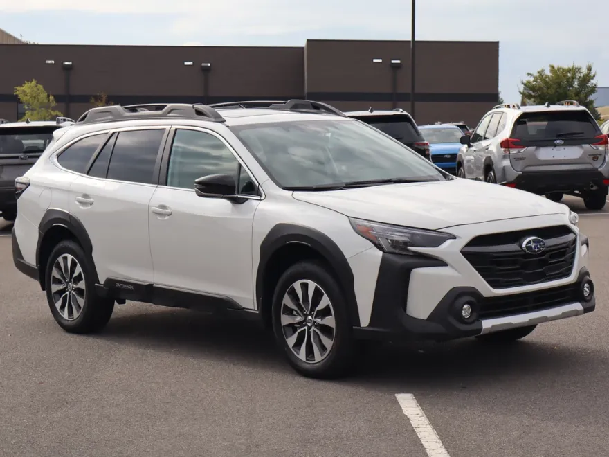 2025 Subaru Outback Limited photo 1