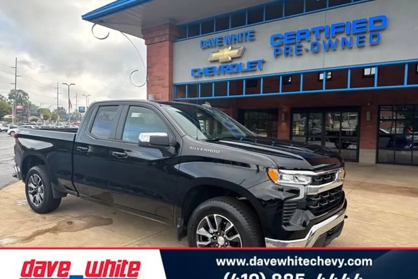 2022 Chevrolet Silverado 1500 LT photo 1
