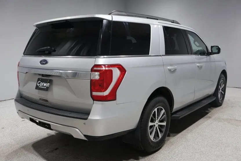 2019 Ford Expedition XLT photo 1