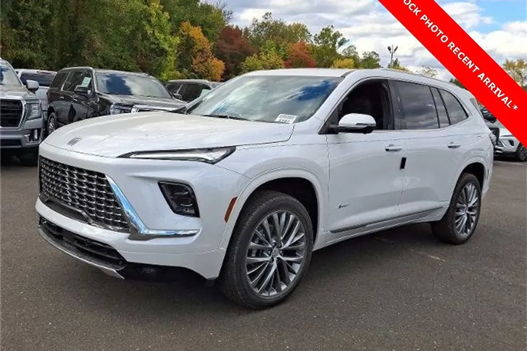 2026 Buick Enclave Sport Touring photo 1