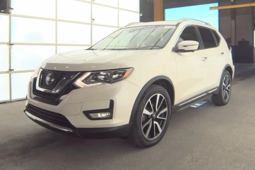 2020 Nissan Rogue SV photo 1