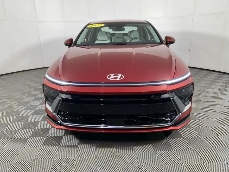 2025 Hyundai Sonata Hybrid SEL photo 1