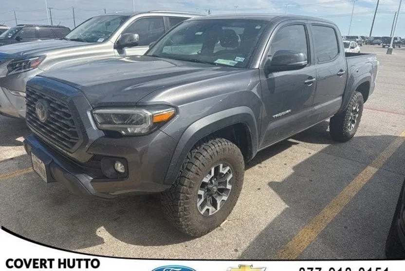 2021 Toyota Tacoma TRD Off-Road V6 photo 1