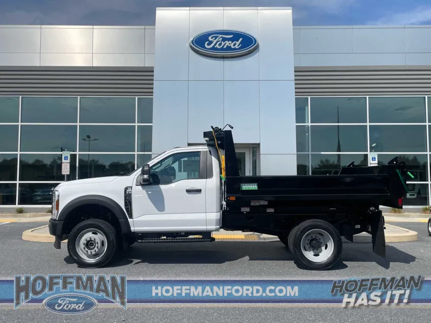 2025 Ford F-550 XL photo 1