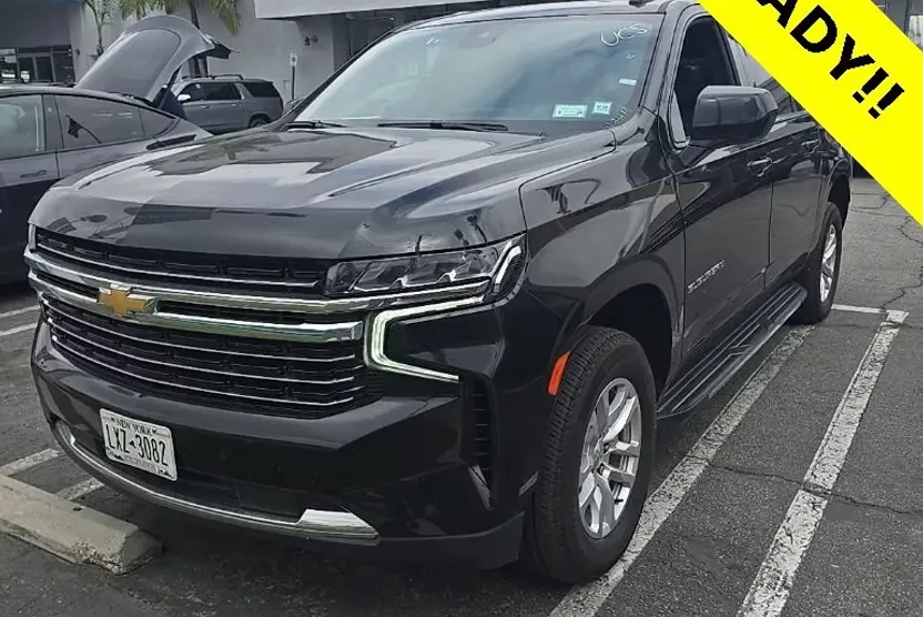 2024 Chevrolet Suburban LT photo 1