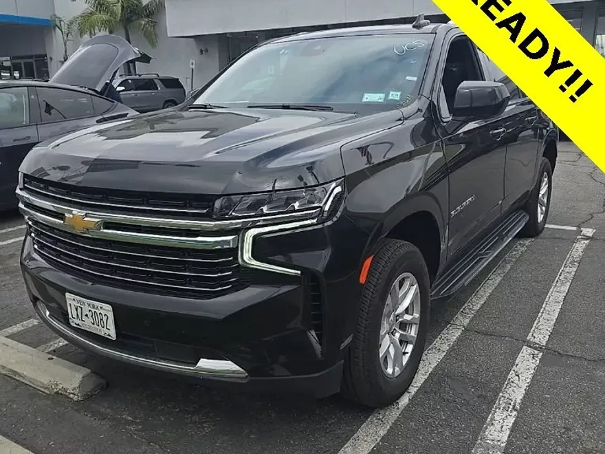 2024 Chevrolet Suburban LT photo 1