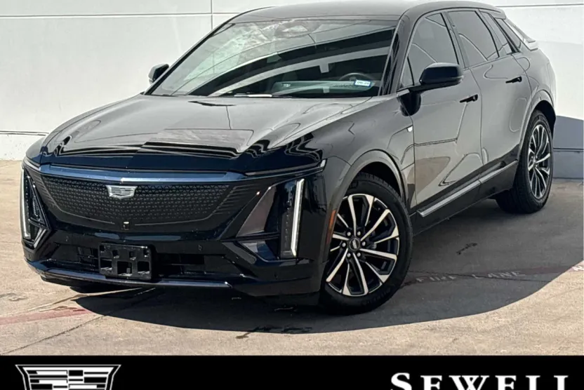 2024 Cadillac Lyriq Sport photo 1
