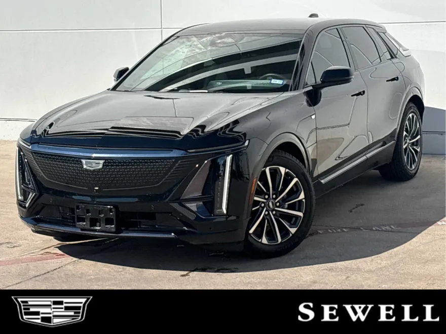 2024 Cadillac Lyriq Sport photo 1