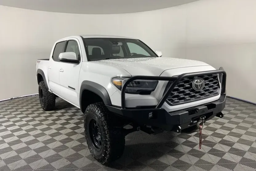 2020 Toyota Tacoma TRD photo 1