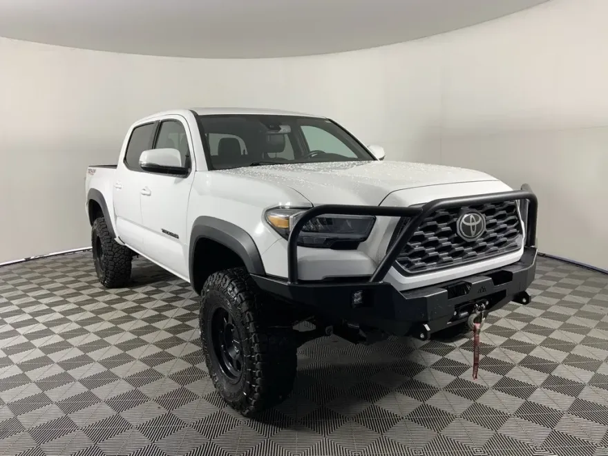 2020 Toyota Tacoma TRD photo 1