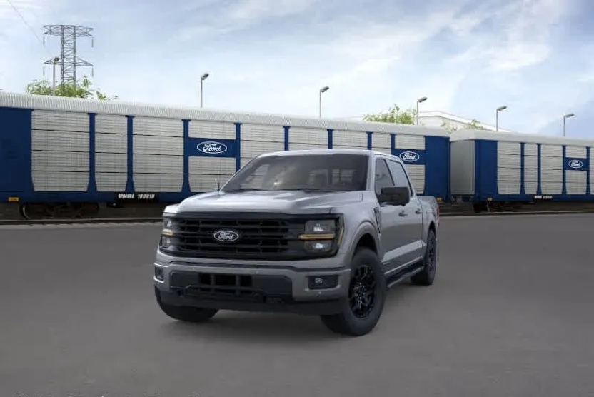 2025 Ford F-150 XLT photo 1