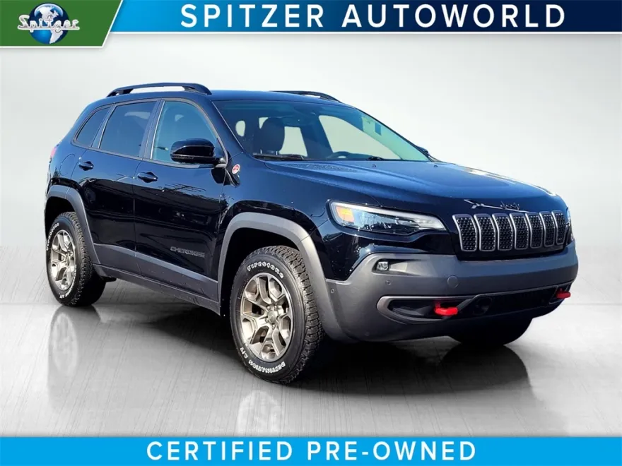 2023 Jeep Cherokee Trailhawk photo 1