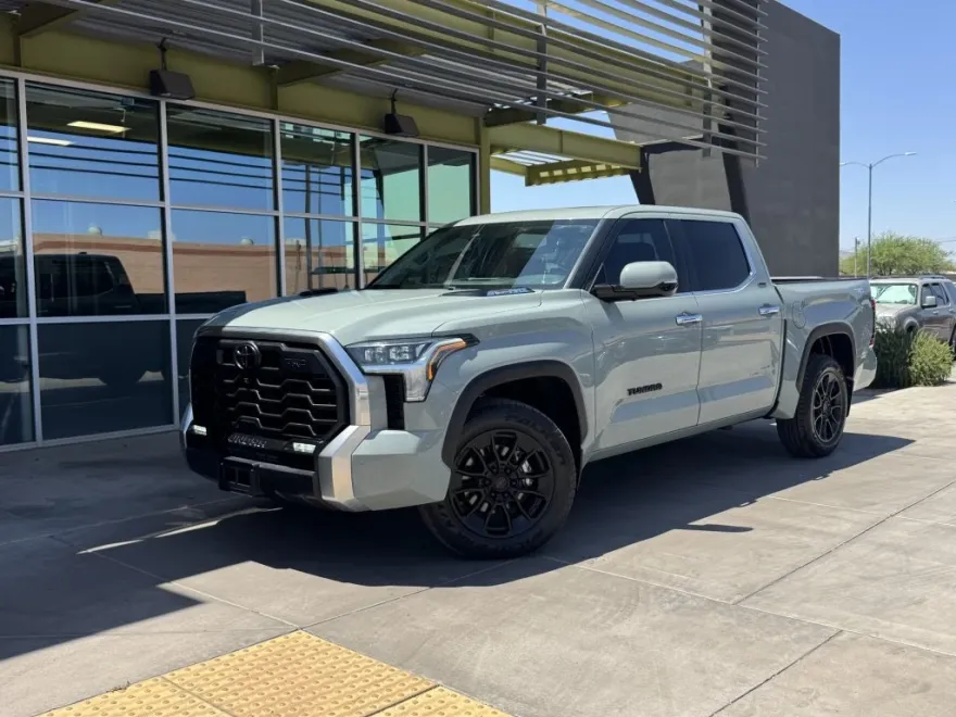 2022 Toyota Tundra Limited photo 1