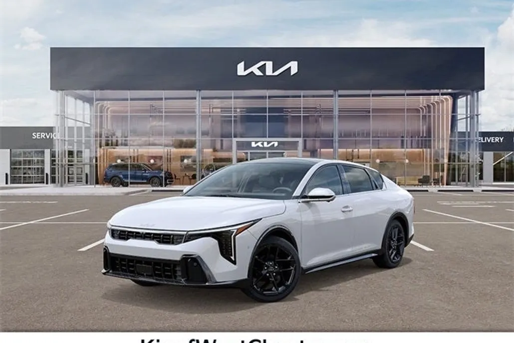 2025 Kia K4 GT-Line Turbo photo 1