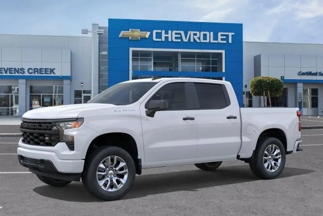 2026 Chevrolet Silverado 1500 Custom photo 1