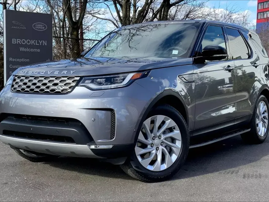 2025 Land Rover Discovery S photo 1