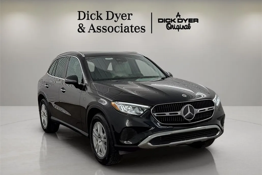 2025 Mercedes Benz GLC 300 photo 1