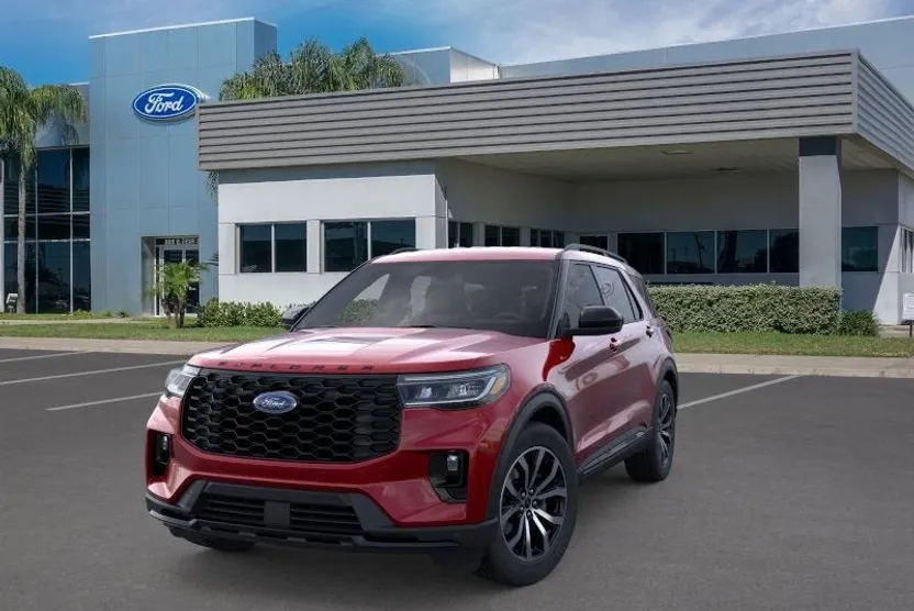 2025 Ford Explorer ST-Line photo 1