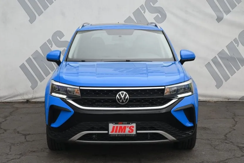 2022 Volkswagen Taos SE photo 1