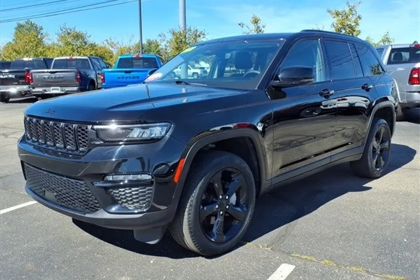 2023 Jeep Grand Cherokee Limited photo 1