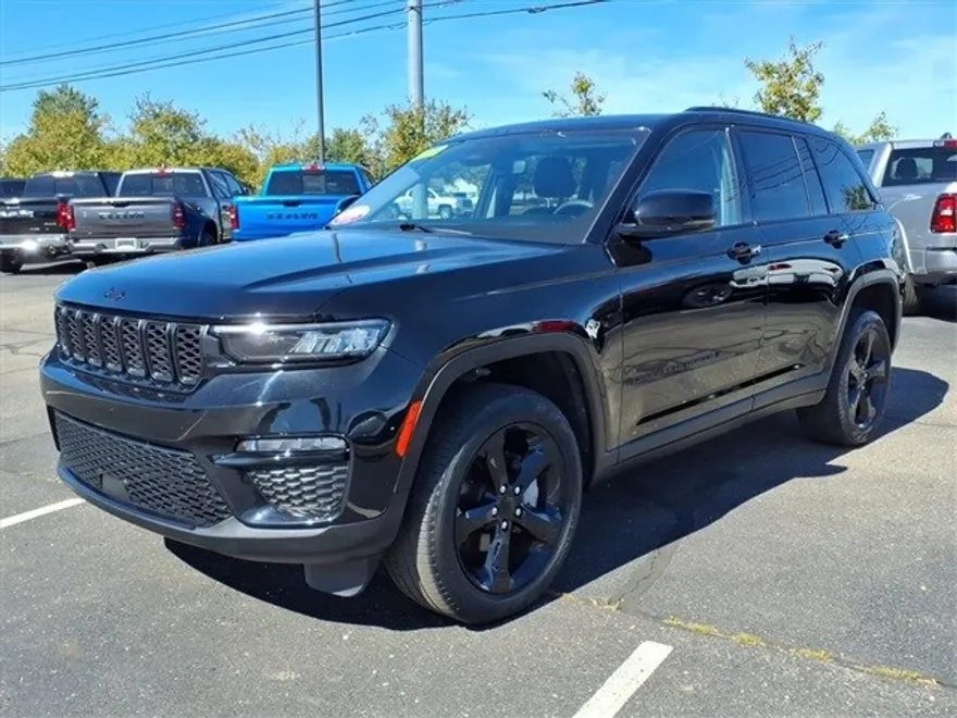 2023 Jeep Grand Cherokee Limited photo 1
