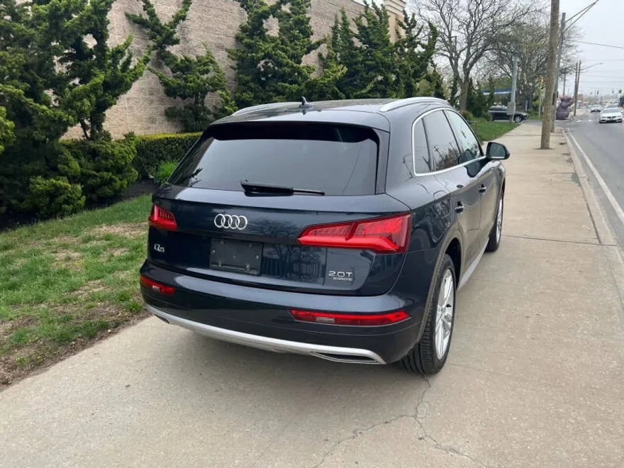 2018 Audi Q5 2.0T Premium Plus photo 1