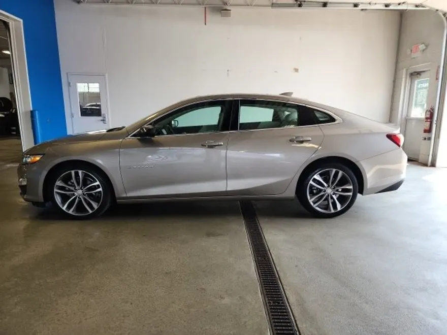 2024 Chevrolet Malibu Premier 2LT photo 1