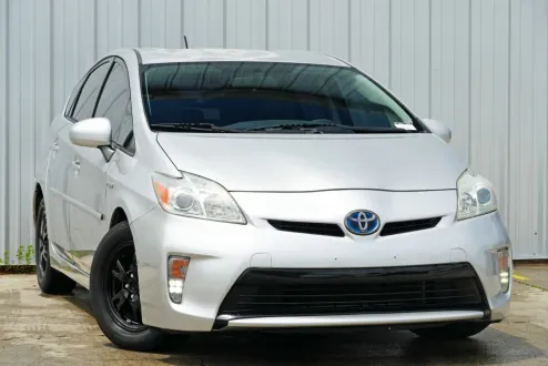 2012 Toyota Prius Three photo 2