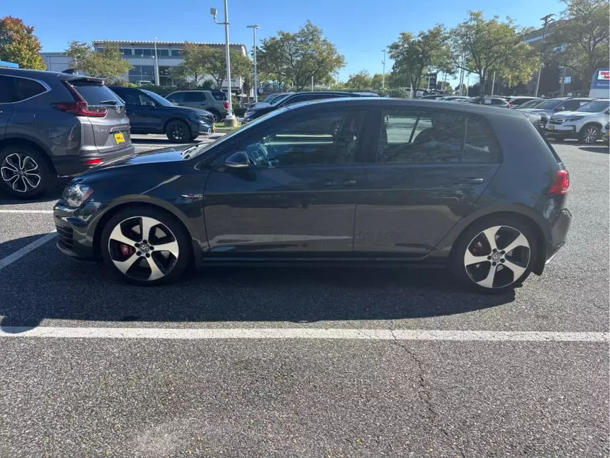 2017 Volkswagen Golf GTI Sport SE Autobahn photo 1