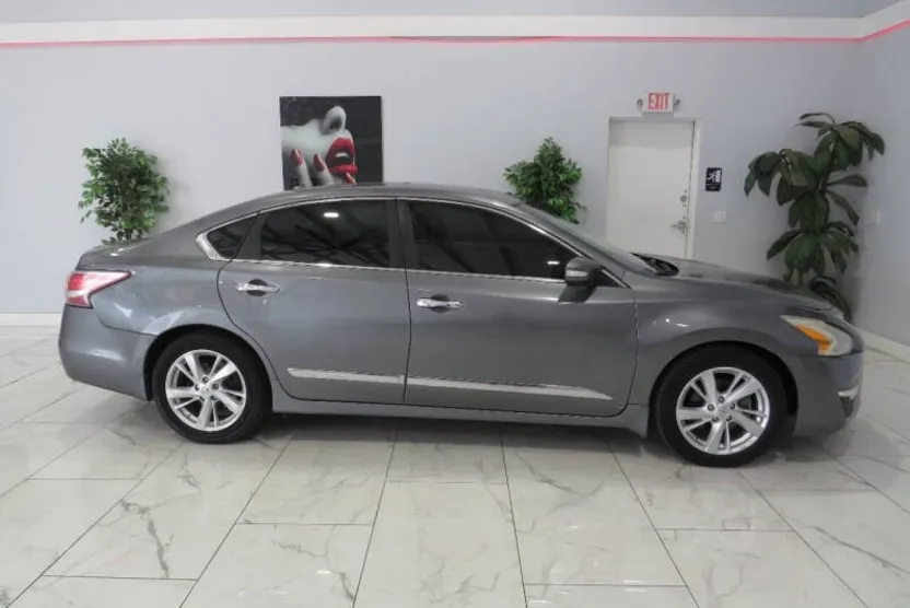 2015 Nissan Altima 2.5 photo 1
