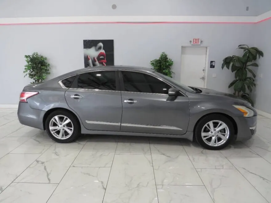 2015 Nissan Altima 2.5 photo 1