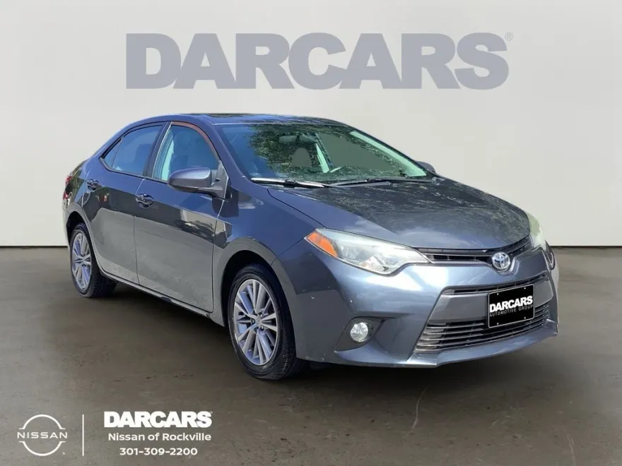 2015 Toyota Corolla LE Plus photo 1